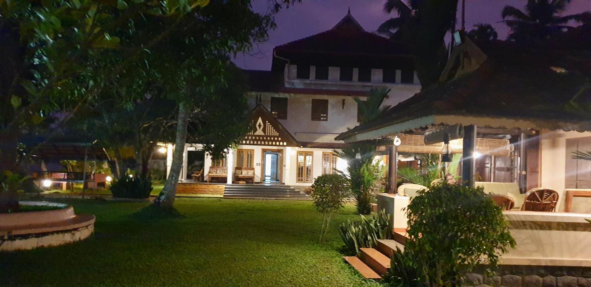 The Pamba Heritage Villa Champakulam Exterior photo
